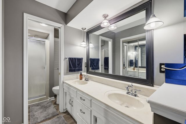 866 W Ashbourne Lane, Greenwood, IN 46142