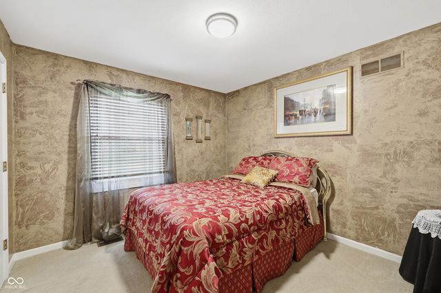 866 W Ashbourne Lane, Greenwood, IN 46142