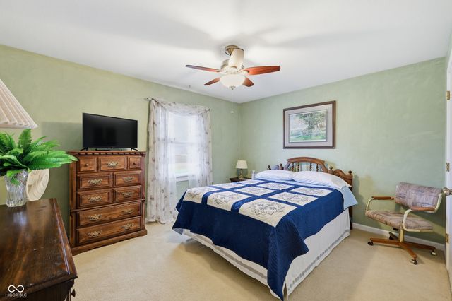 866 W Ashbourne Lane, Greenwood, IN 46142