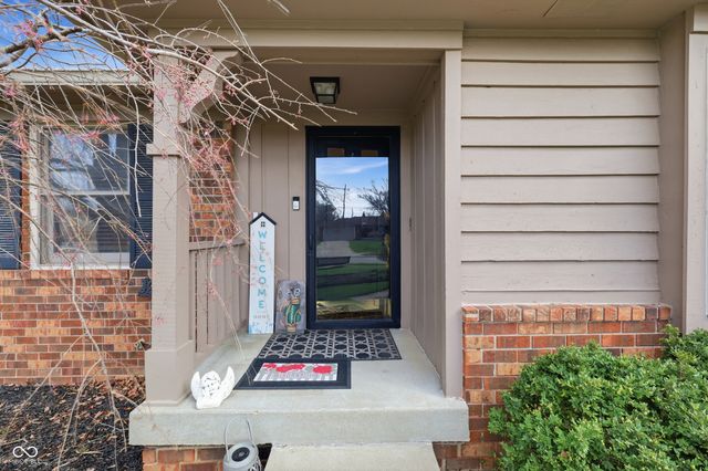 866 W Ashbourne Lane, Greenwood, IN 46142