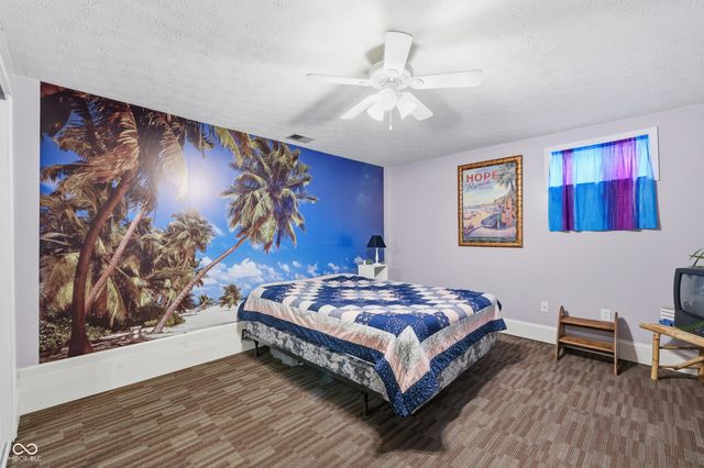 866 W Ashbourne Lane, Greenwood, IN 46142