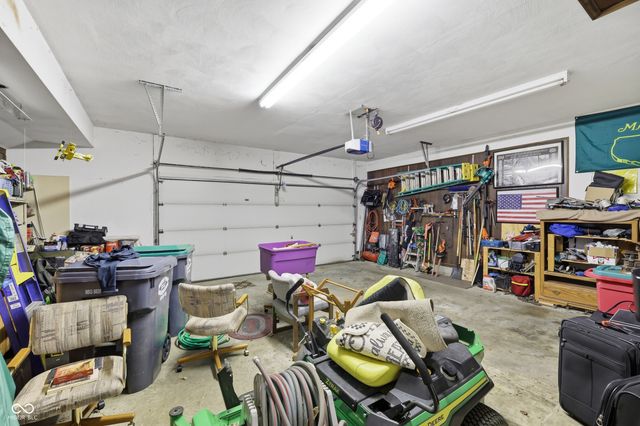 866 W Ashbourne Lane, Greenwood, IN 46142