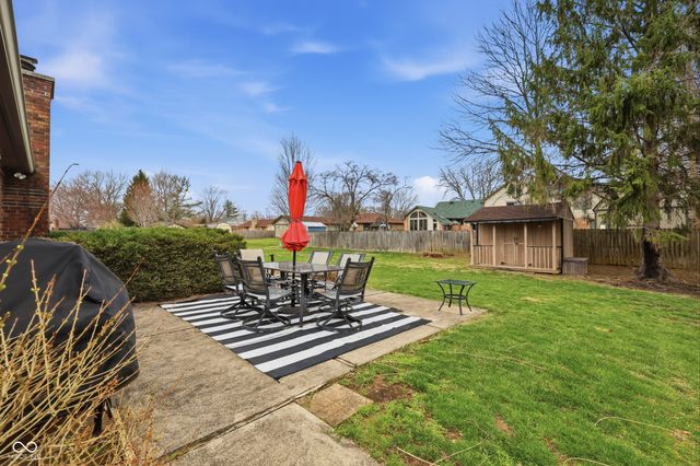 866 W Ashbourne Lane, Greenwood, IN 46142