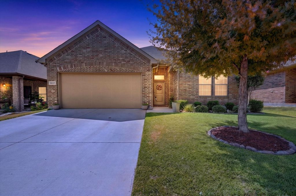 5817 Stream Drive, Fort Worth, TX 76137 — exterior