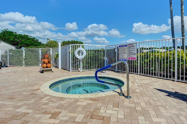 10382 Utopia Circle E, Boynton Beach, FL 33437