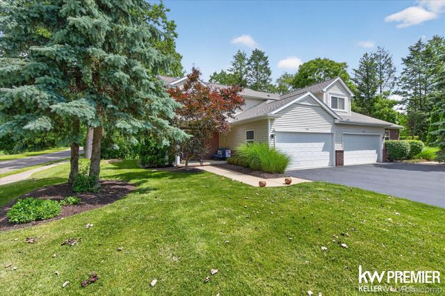 551 Indian Oaks Drive, Howell, MI 48843
