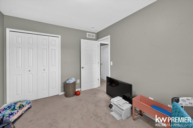 551 Indian Oaks Drive, Howell, MI 48843