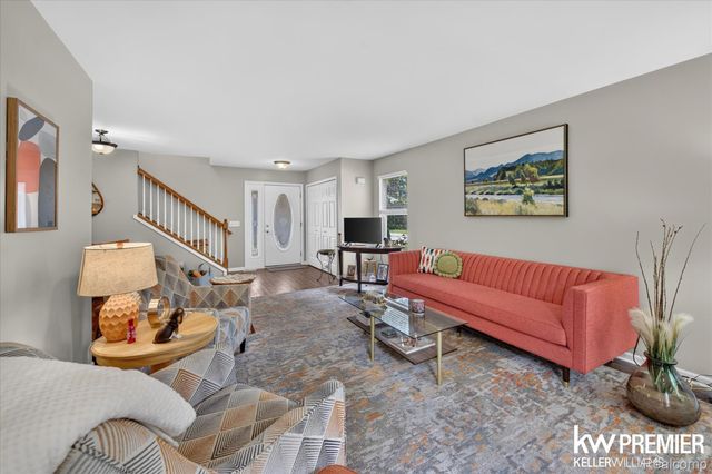 551 Indian Oaks Drive, Howell, MI 48843