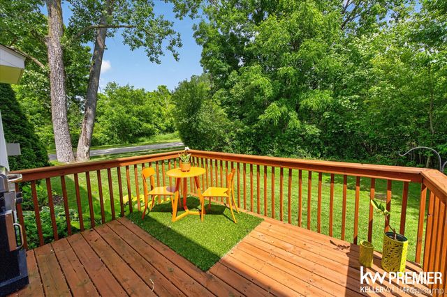 551 Indian Oaks Drive, Howell, MI 48843
