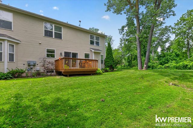 551 Indian Oaks Drive, Howell, MI 48843