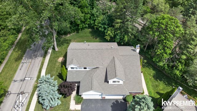 551 Indian Oaks Drive, Howell, MI 48843