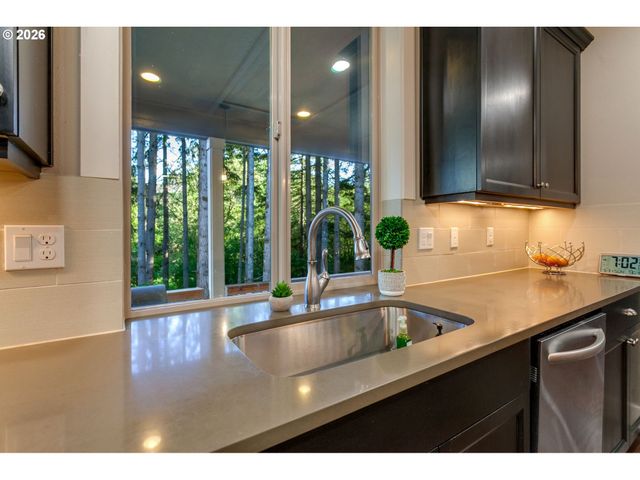 14390 Sw FOX Ln, Beaverton, OR 97008