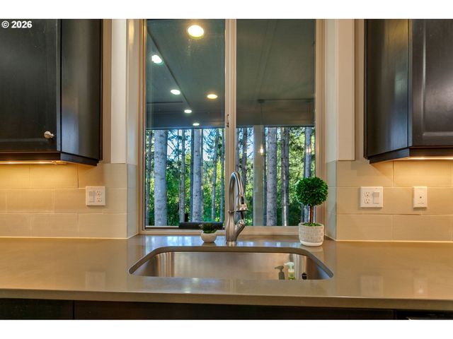 14390 Sw FOX Ln, Beaverton, OR 97008