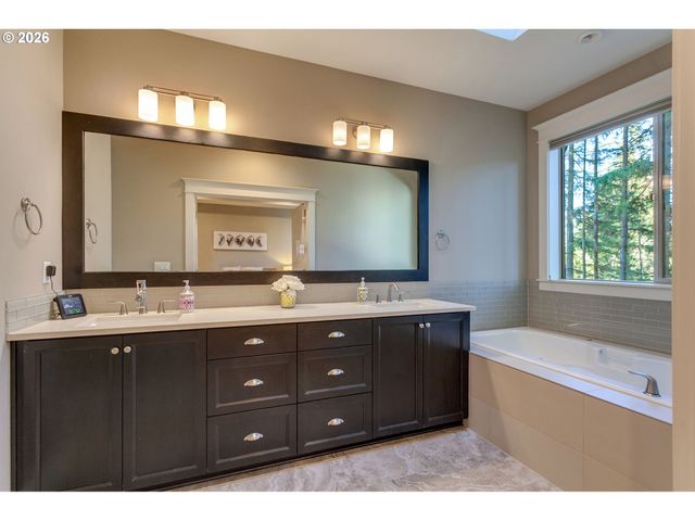 14390 Sw FOX Ln, Beaverton, OR 97008
