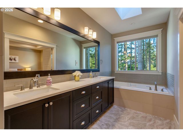 14390 Sw FOX Ln, Beaverton, OR 97008