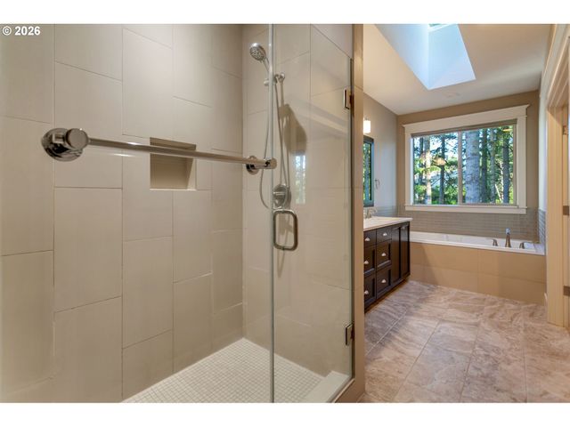 14390 Sw FOX Ln, Beaverton, OR 97008