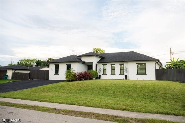 3000 47th ST SW, Naples, FL 34116