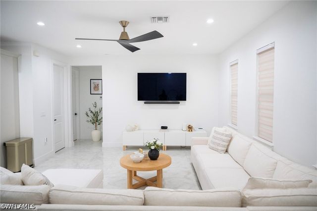 3000 47th ST SW, Naples, FL 34116