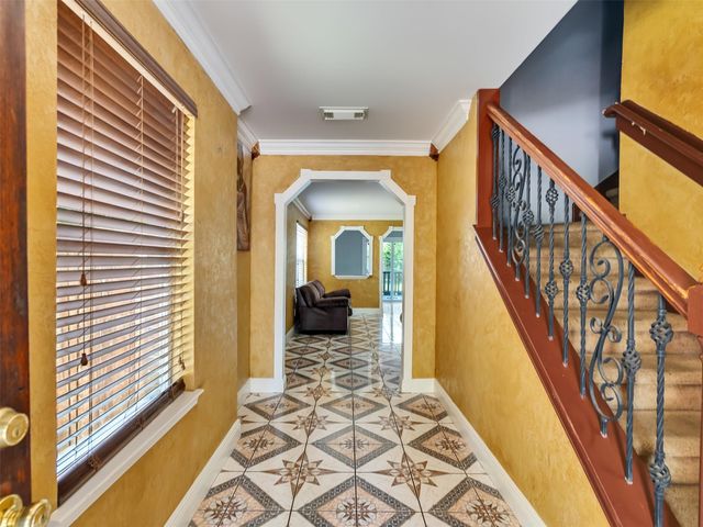 13119 Lindenloch Lane, Houston, TX 77085