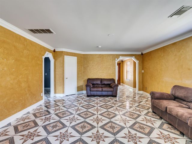 13119 Lindenloch Lane, Houston, TX 77085