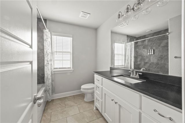 203 Vicks Circle, Centerton, AR 72719