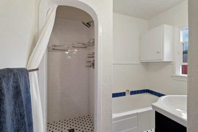 4240 55th St, Sacramento, CA 95820