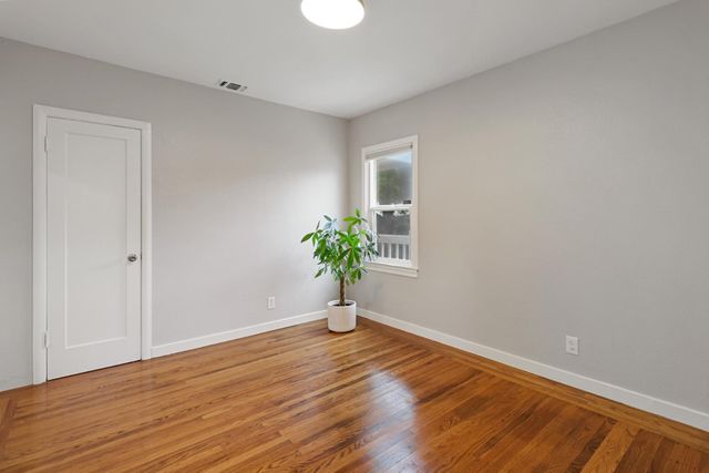 4240 55th St, Sacramento, CA 95820