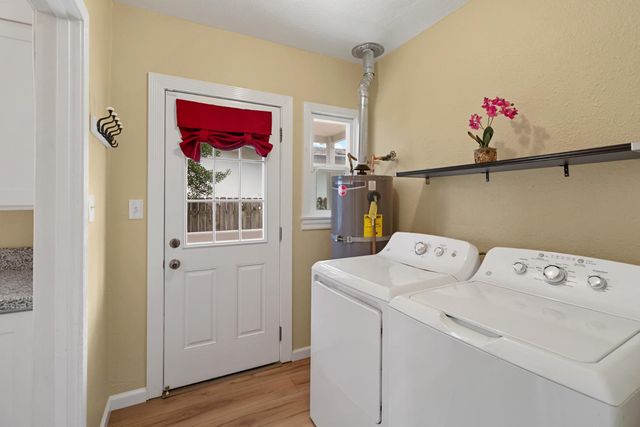 4240 55th St, Sacramento, CA 95820