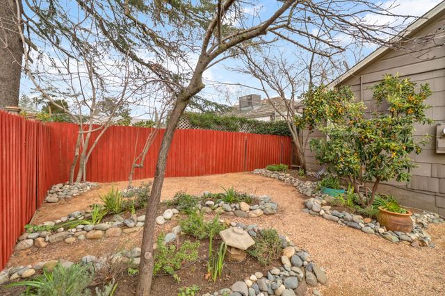 4240 55th St, Sacramento, CA 95820