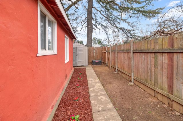 4240 55th St, Sacramento, CA 95820