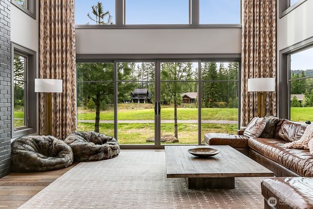 111 Big Dirty Court, Cle Elum, WA 98922
