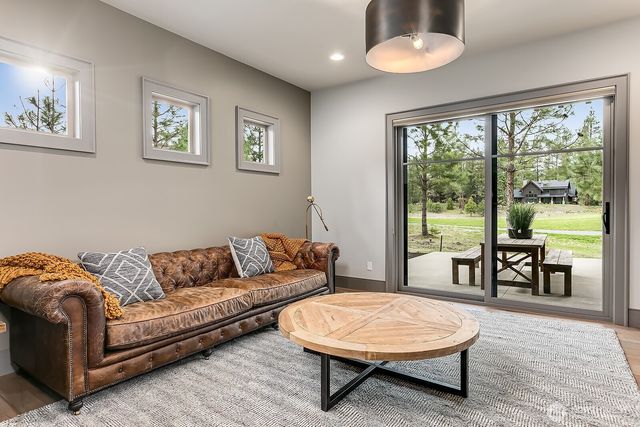111 Big Dirty Court, Cle Elum, WA 98922