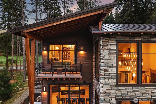 111 Big Dirty Court, Cle Elum, WA 98922