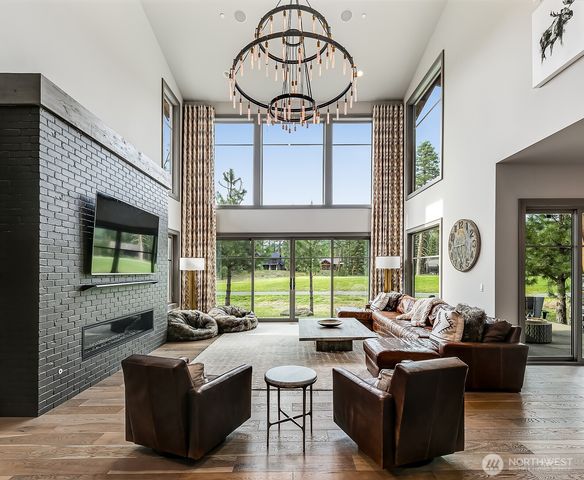111 Big Dirty Court, Cle Elum, WA 98922