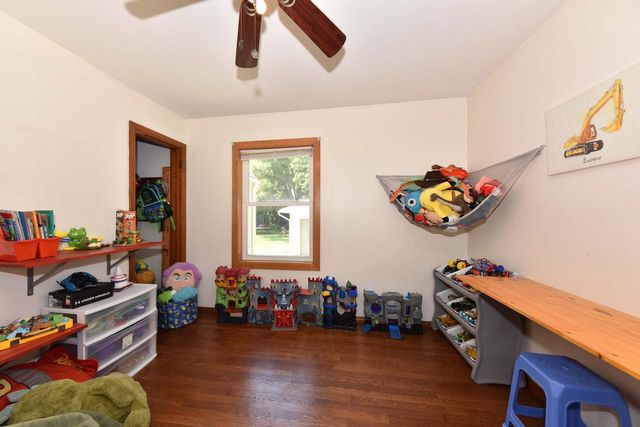4917 S 28th STREET, Greenfield, WI 53221