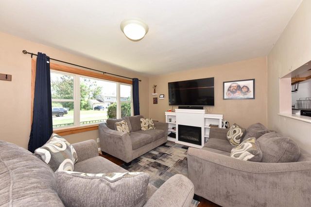 4917 S 28th STREET, Greenfield, WI 53221