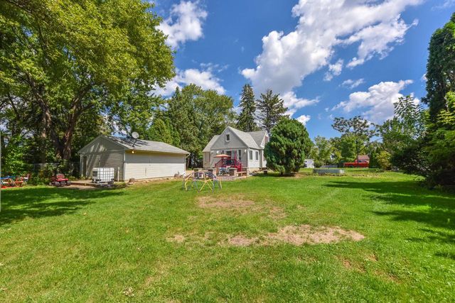 4917 S 28th STREET, Greenfield, WI 53221