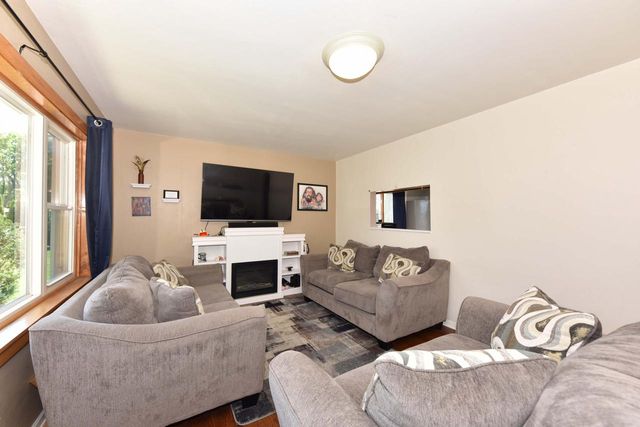 4917 S 28th STREET, Greenfield, WI 53221