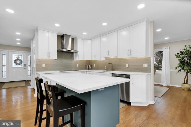 1701 GLASTONBERRY RD, Potomac, MD 20854