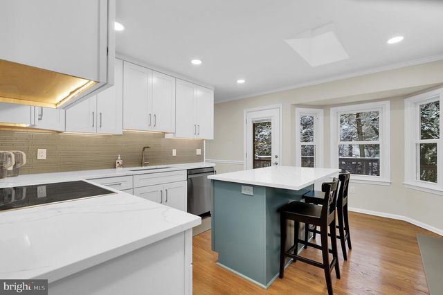 1701 GLASTONBERRY RD, Potomac, MD 20854