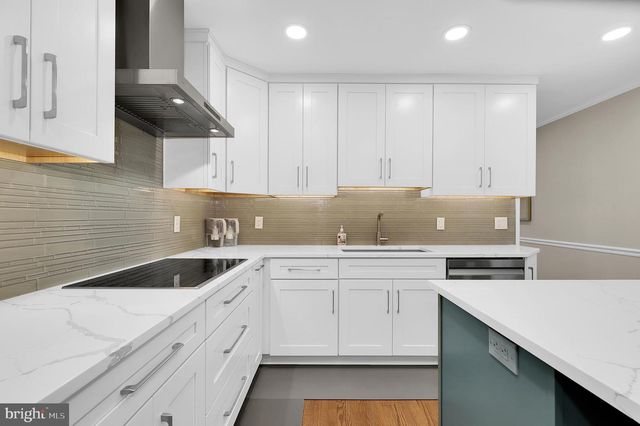 1701 GLASTONBERRY RD, Potomac, MD 20854