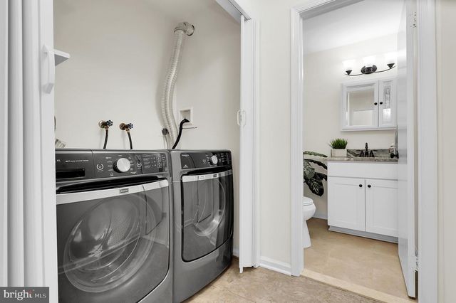 1701 GLASTONBERRY RD, Potomac, MD 20854