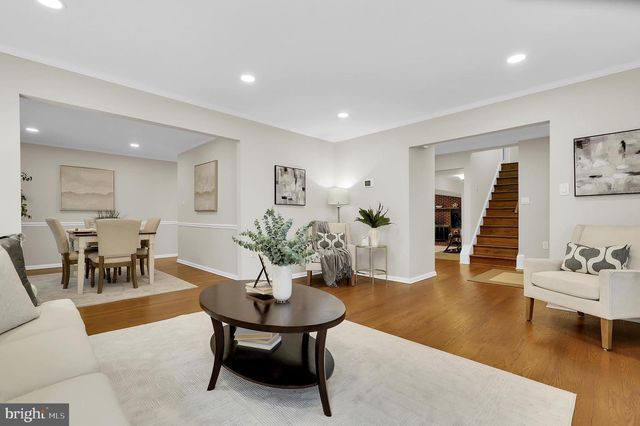 1701 GLASTONBERRY RD, Potomac, MD 20854