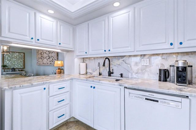 6145 SUN BOULEVARD 306, St Petersburg, FL 33715