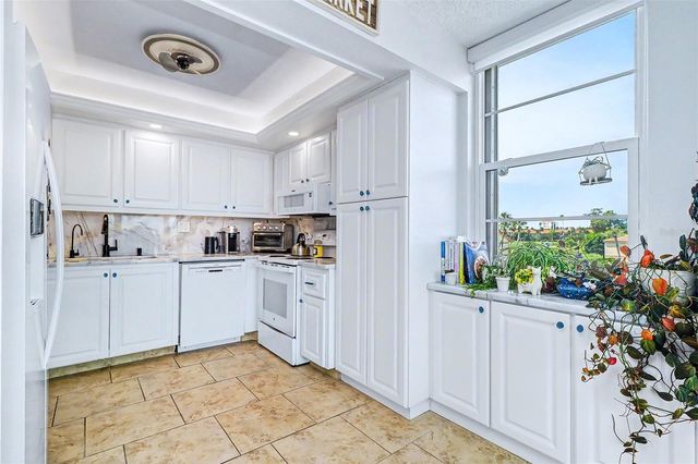 6145 SUN BOULEVARD 306, St Petersburg, FL 33715