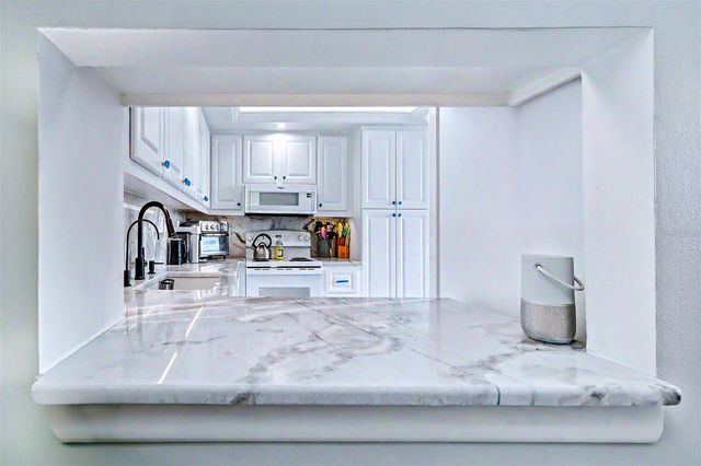 6145 SUN BOULEVARD 306, St Petersburg, FL 33715