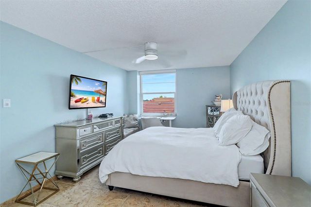 6145 SUN BOULEVARD 306, St Petersburg, FL 33715