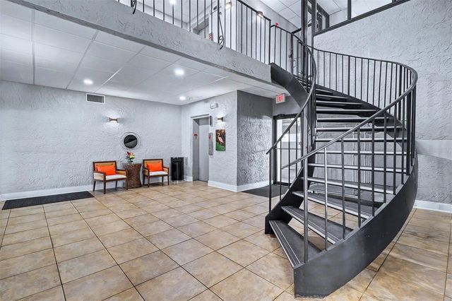 6145 SUN BOULEVARD 306, St Petersburg, FL 33715