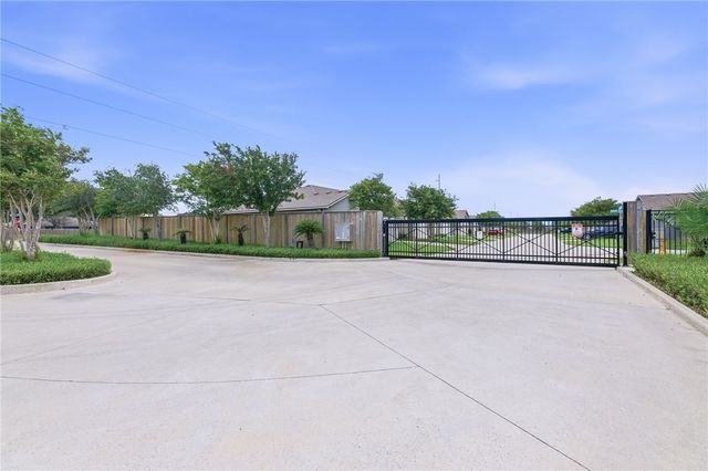2130 COVINA Ct, Corpus Christi, TX 78414