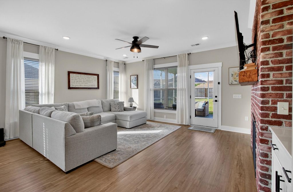 Image 10 of property listing at 105 Edisto Crossing Court, Ridgeville, SC 29472